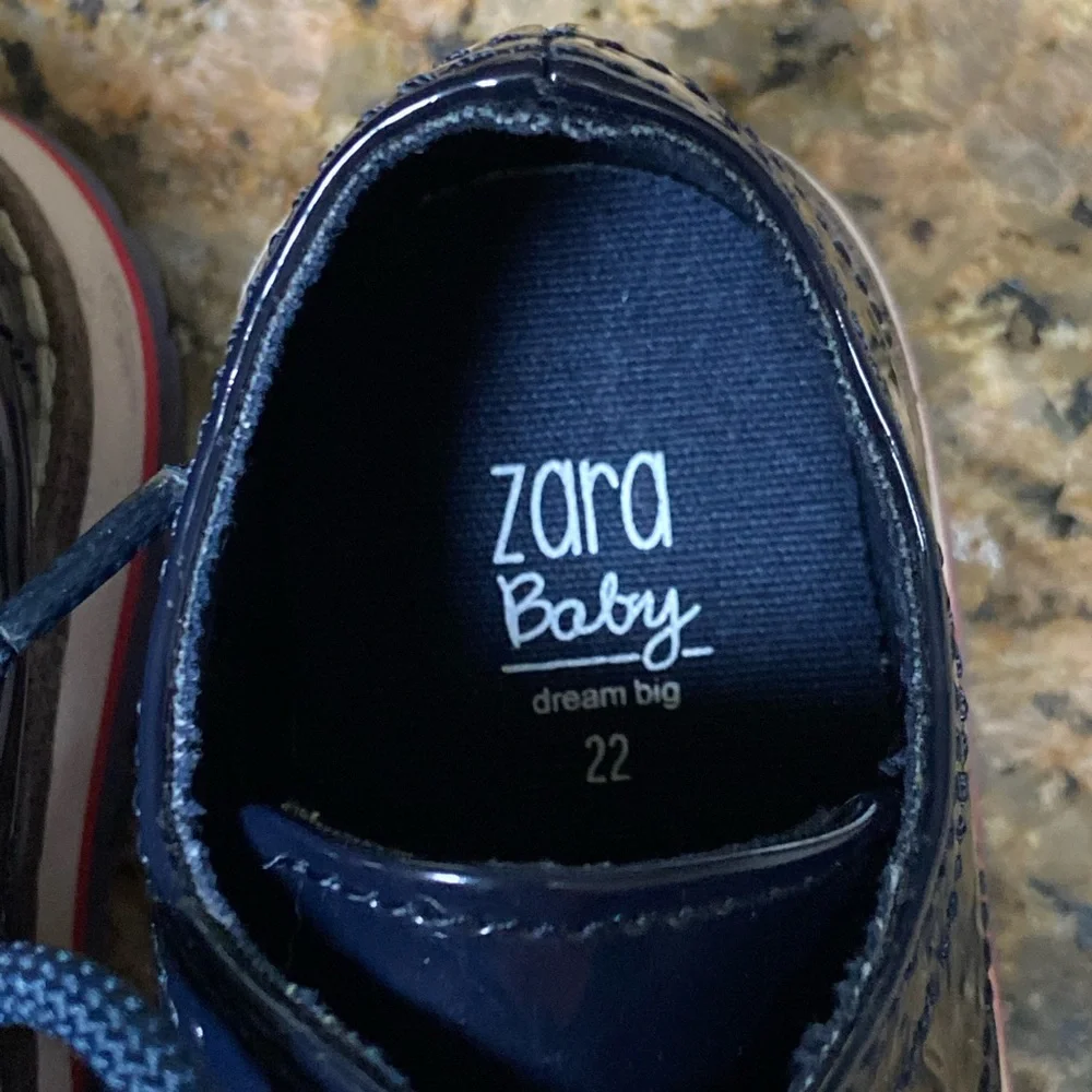 High End ZARA Baby Size 22 Blue Patent Leather Wingtip Dress Shoes 6